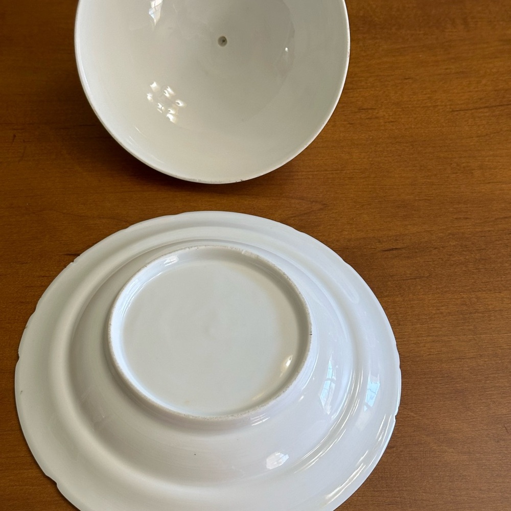 Porcelain Covered Dish - Picture 7 of 12